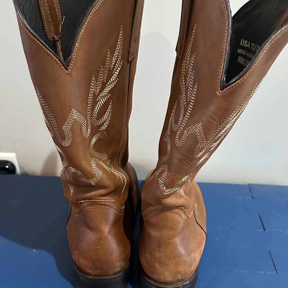 Men's Tan Leather Western Cowboy Boots with Embroidered Stitching - Picture 7 of 9